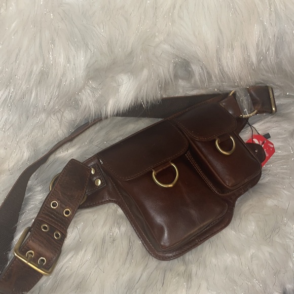 New!!! Beautiful Vicenzo Leather Fanny pack - Picture 2 of 4